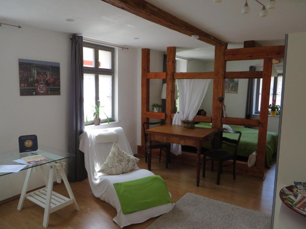 Privatzimmer Othmarsweg room 1